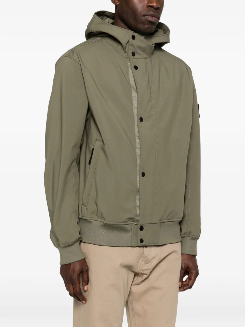Stone Island Jack van gerecyled polyster met Light Soft Shell-Re.Dye technologie en capuchon Groen