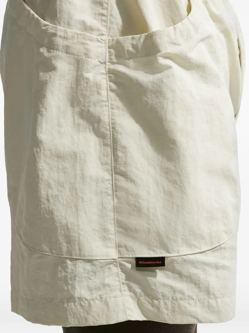 Nike Dolomiti shorts met ceintuur Wit