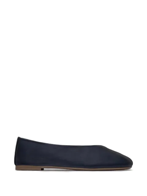 Bernardo Meredith central-seam ballet flats