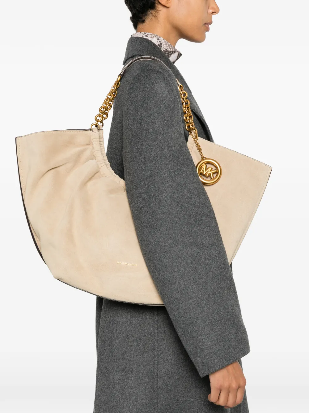 Michael Kors LG Cingh schoudertas met schakelketting en logohanger Beige