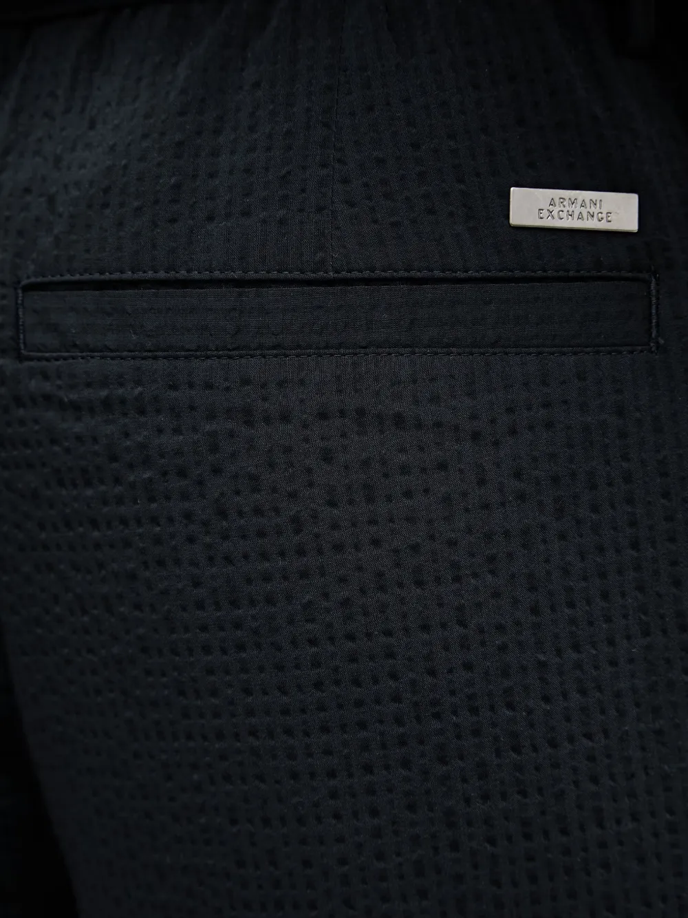Armani Exchange Broek met seersucker textuur en logoplakkaat Blauw
