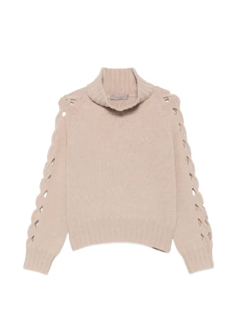 D.Exterior long-sleeve roll-neck sweater