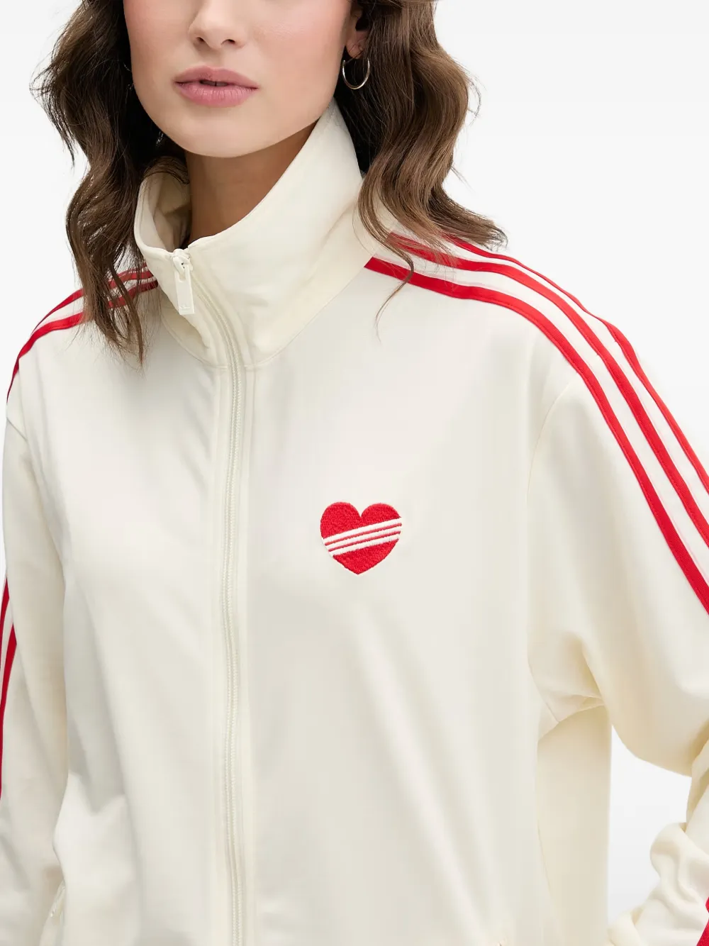 adidas Jack met geborduurd hart en zijstreep Beige