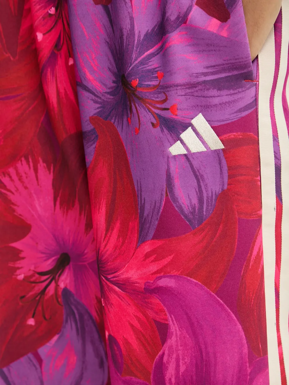 adidas x Farm Rio House Of Tiro trainingsbroek met bloemenprint Roze