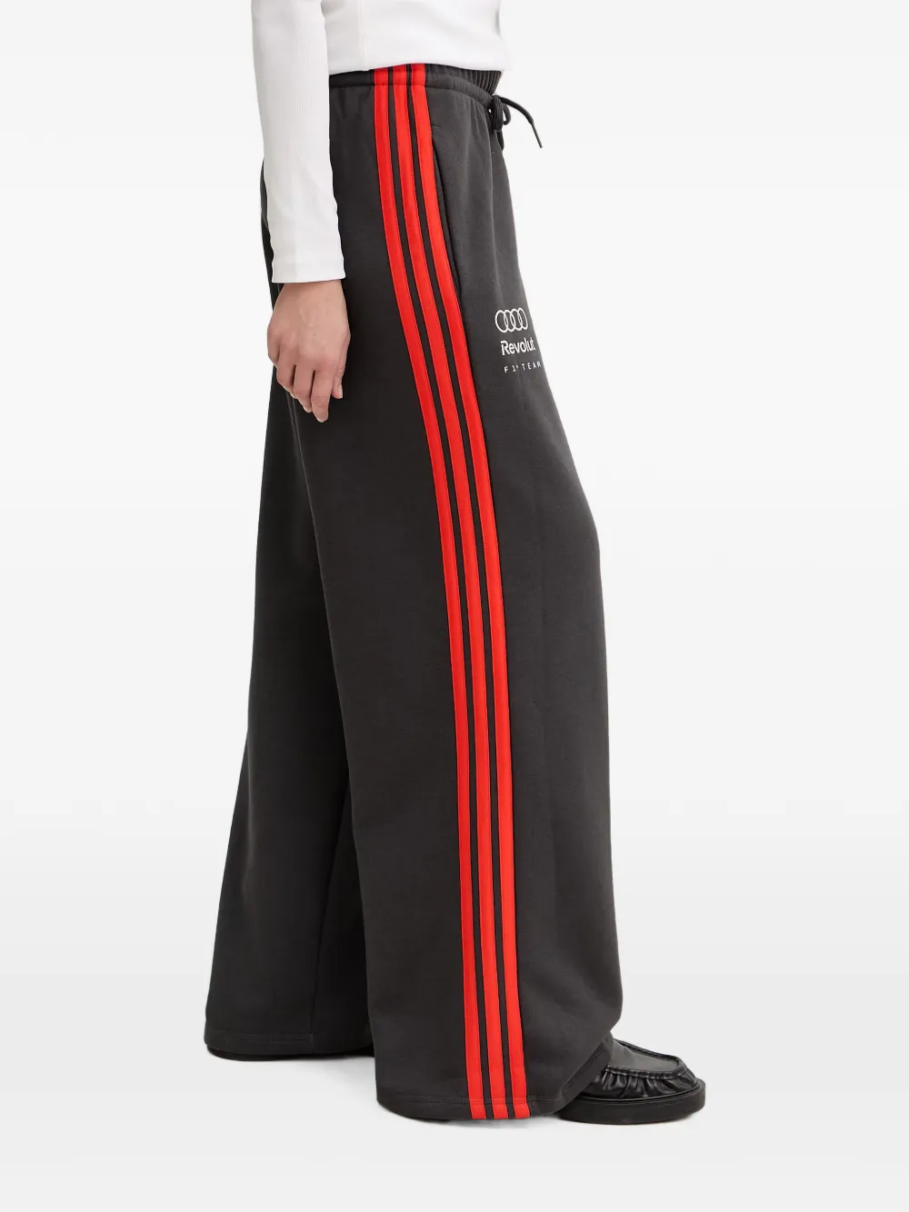adidas Audi Revolut F1 Team trainingsbroek met zijstreep en logoprint Grijs