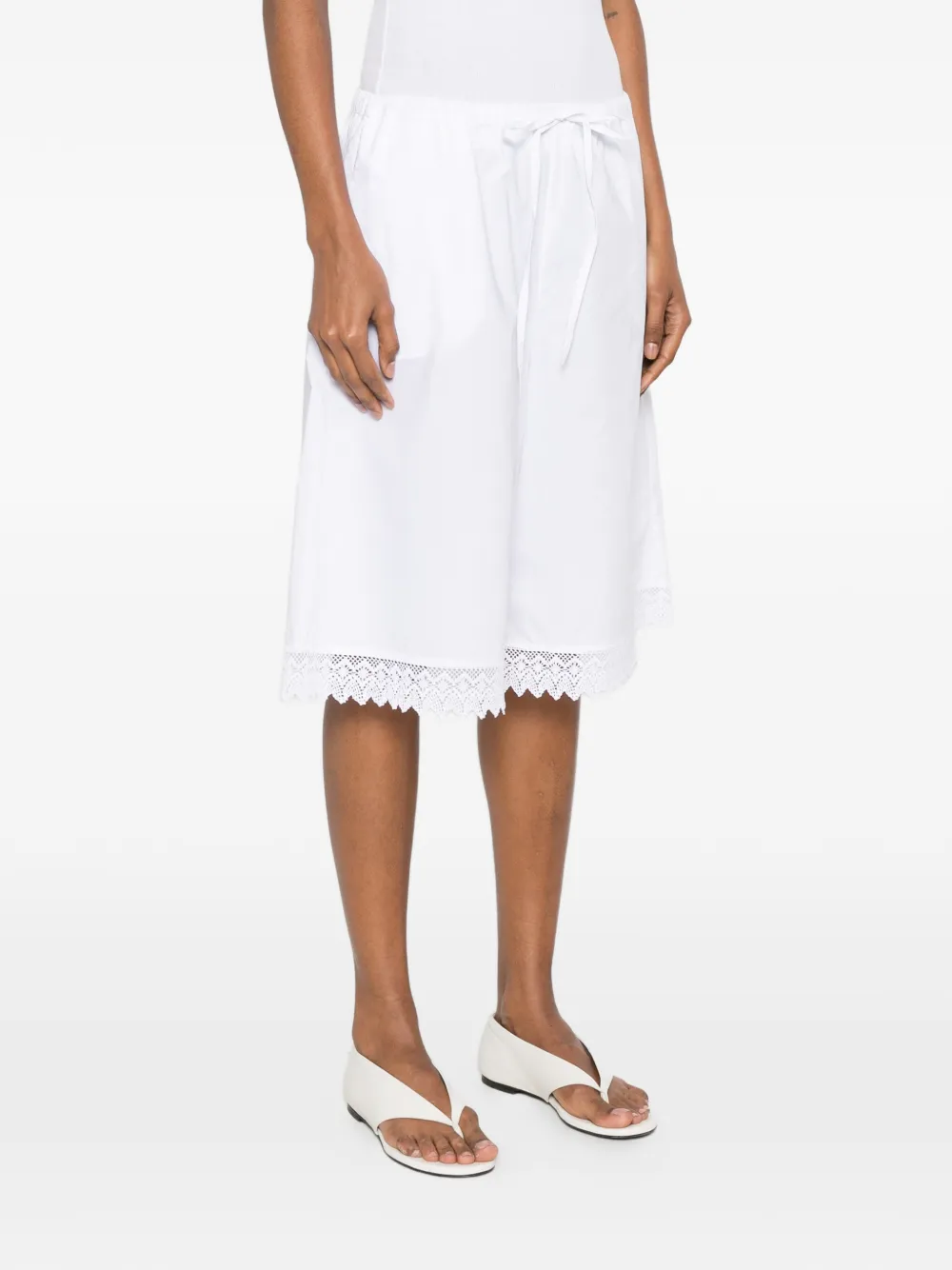 THE NINA STUDIO Shorts met trekkoord en kant Wit