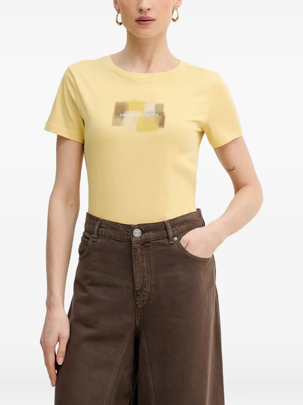 Armani Exchange T-Shirt mit grafischem Print - Gelb