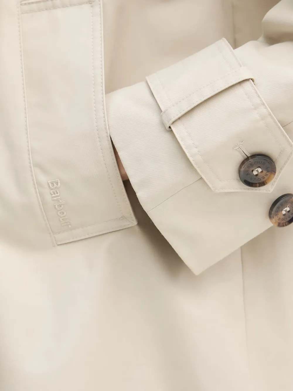 Barbour Maisy jas met dubbele rij knopen Beige
