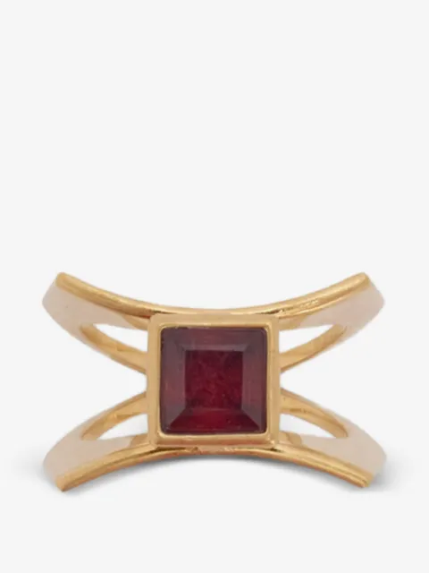 Jil Sander anillo grabado con detalle de granate