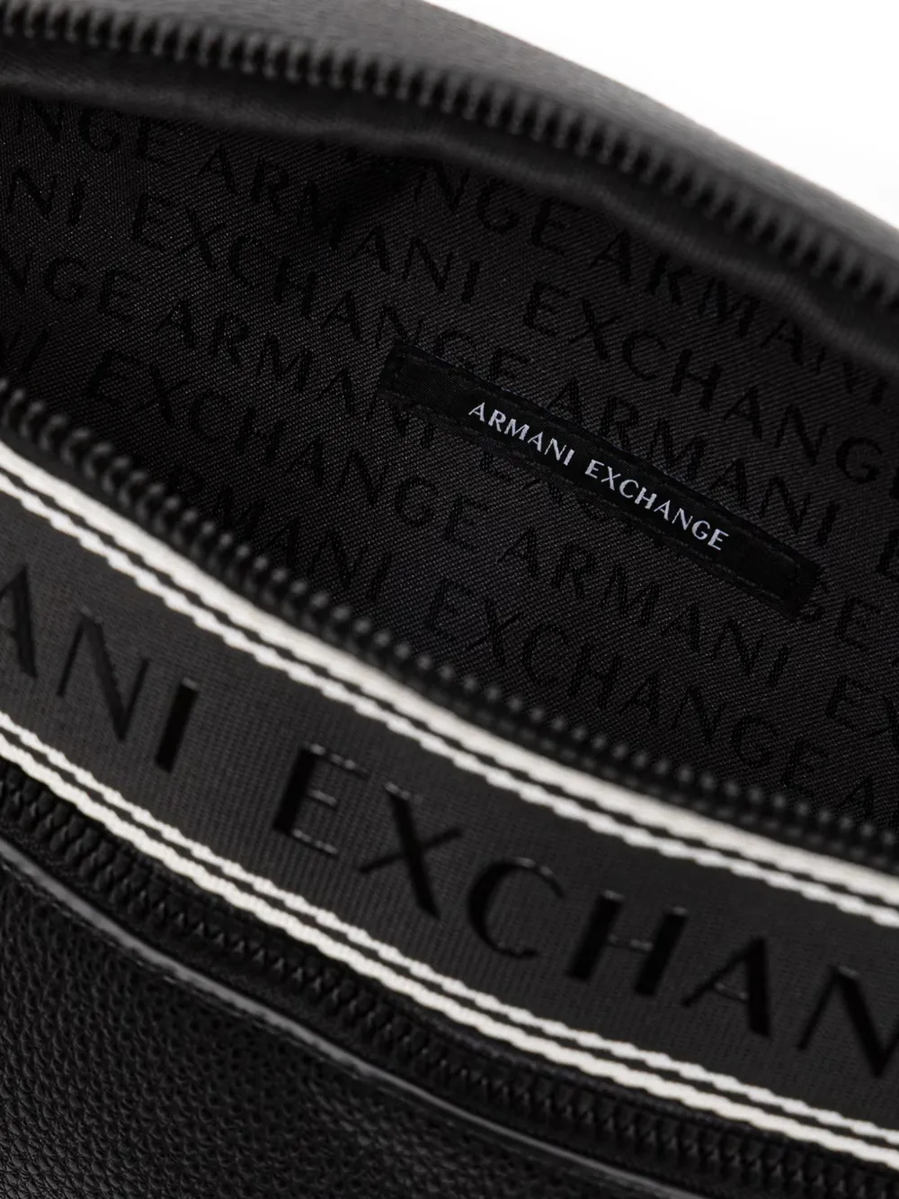Armani Exchange Heuptas met logoband en bewerkt effect Zwart