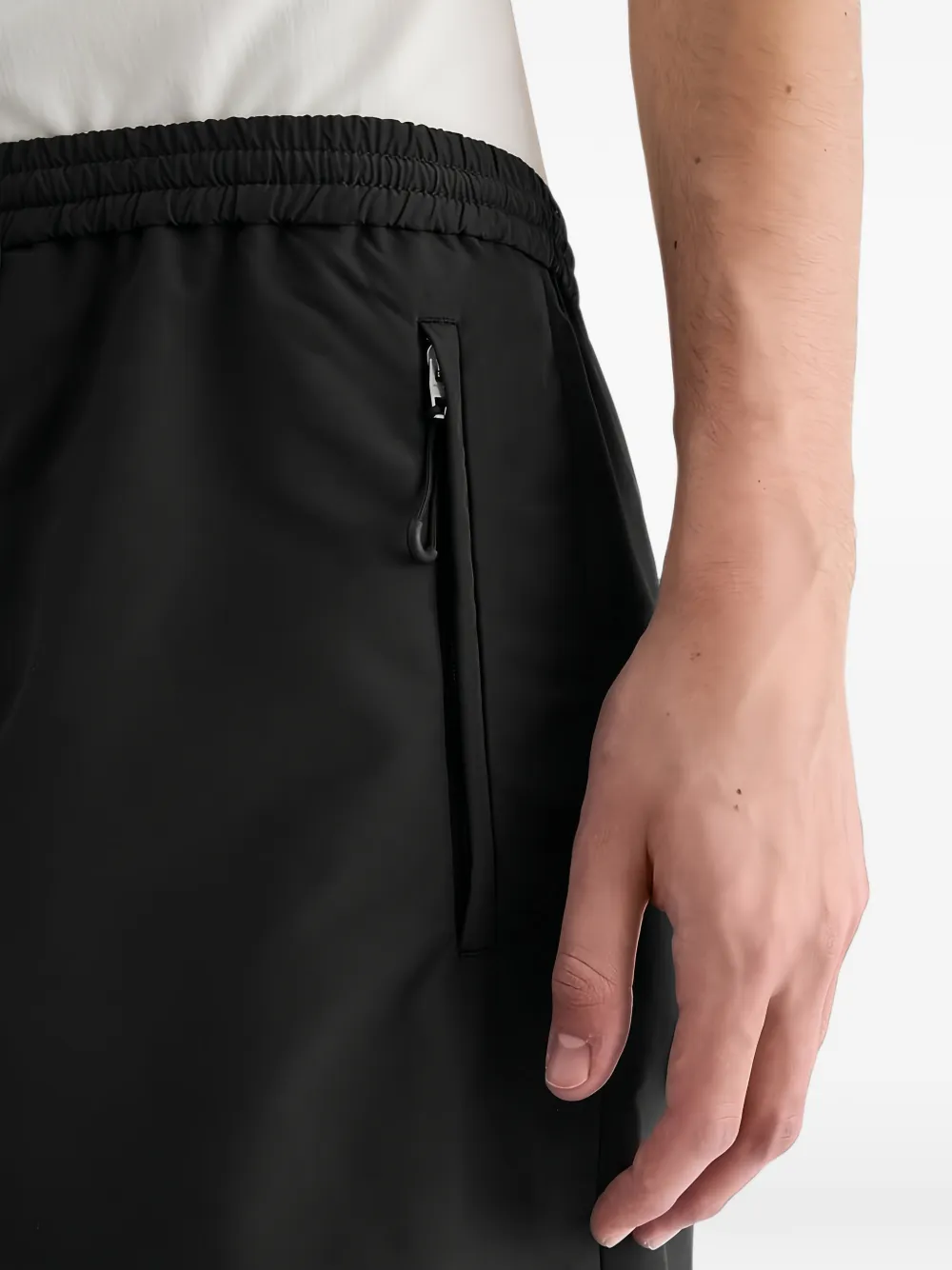 Jil Sander Waterafstotende shorts met verlaagd kruis Zwart