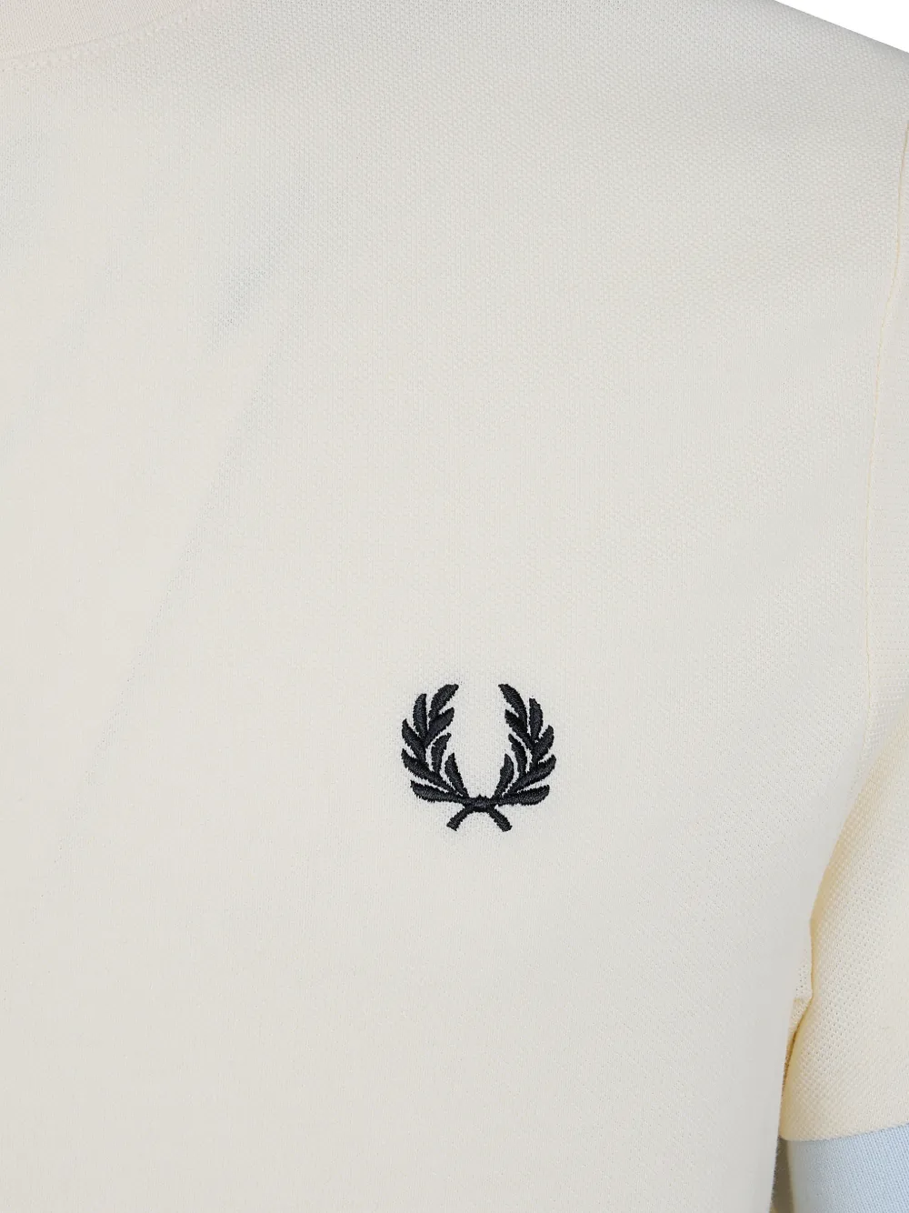 Fred Perry Laurel Wreath T-shirt met omgeslagen manchetten Beige