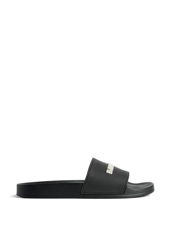 Balenciaga ロゴエンボス サンダル | ブラック | FARFETCH JP