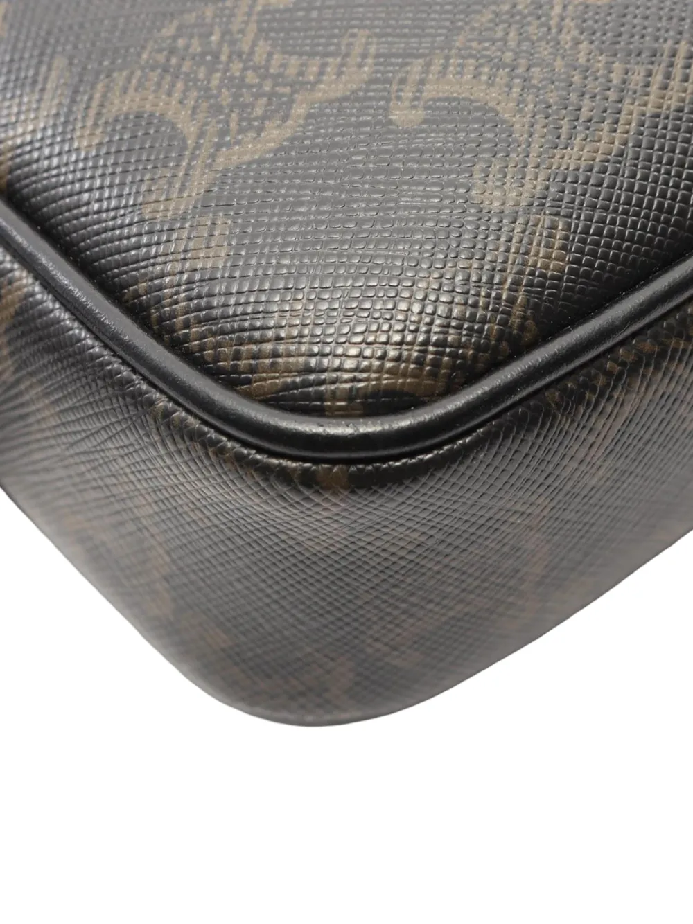 Celine Pre-owned Sac à Bandoulière En Toile Enduite à Motif Triomphe Et Logo Médium (2010-2026) - Noir 