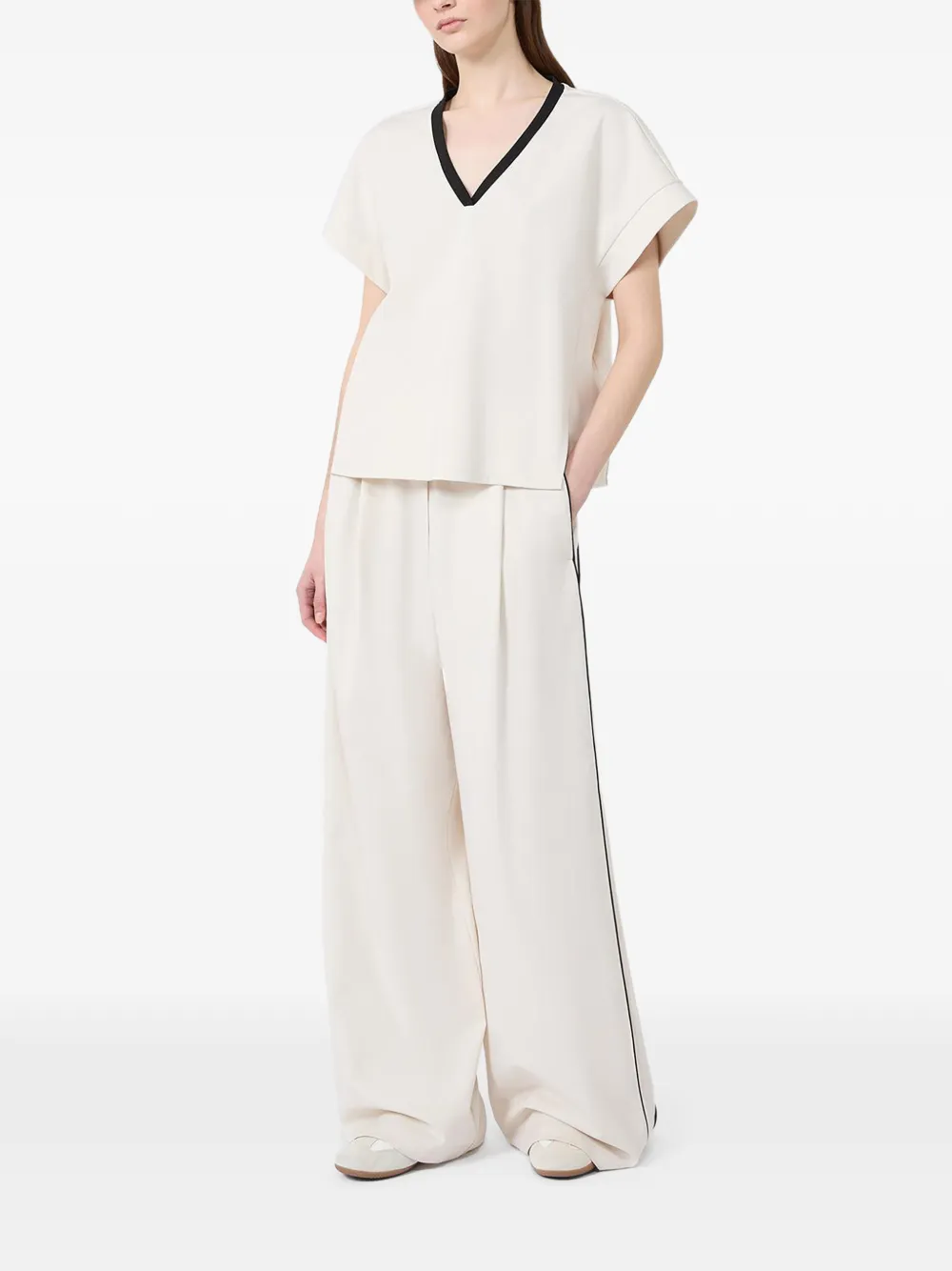 Weekend Max Mara Milano T-shirt met contrasterende afwerking en V-hals Beige