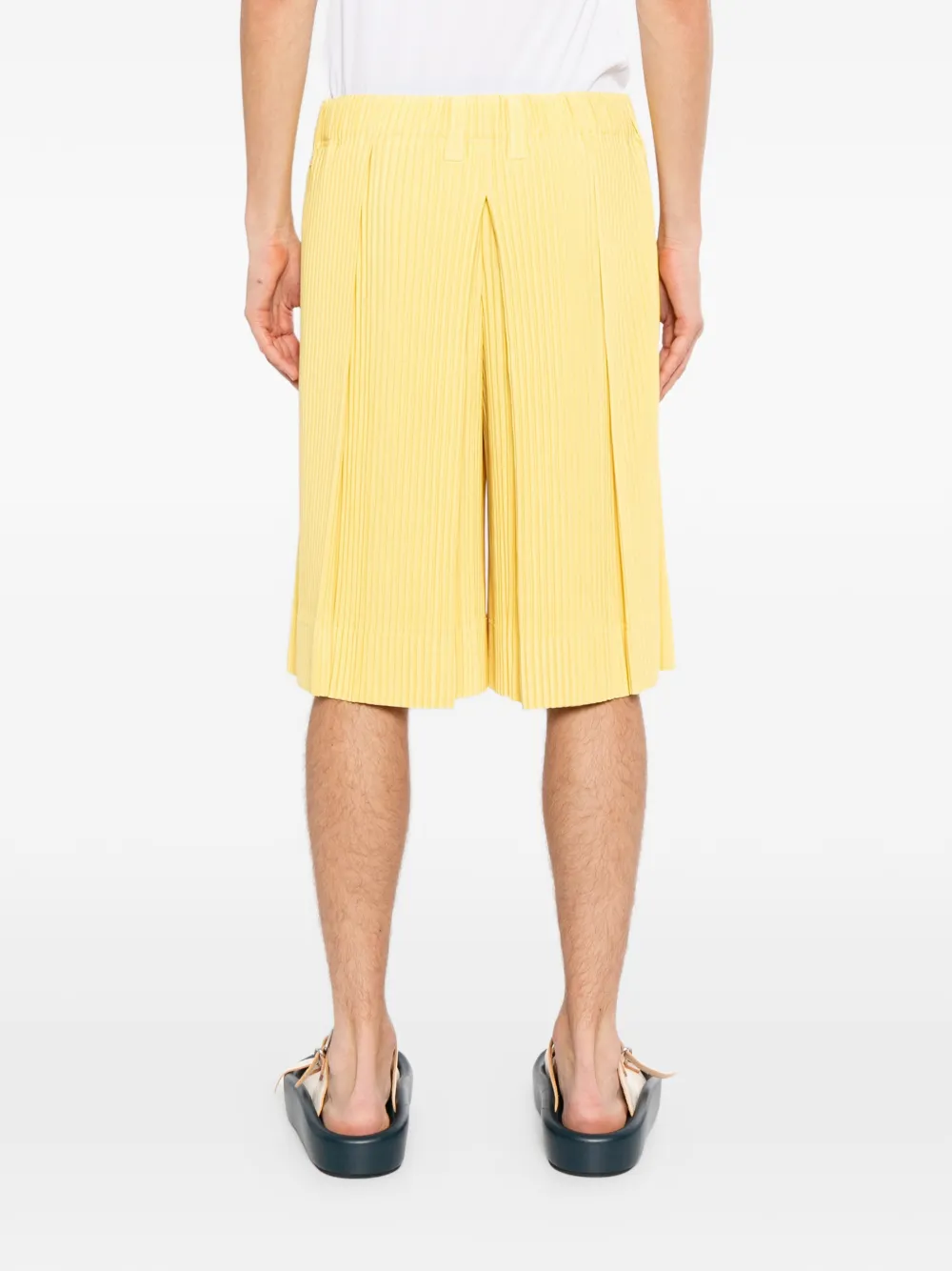 Homme Plissé Issey Miyake Geplooide shorts Geel