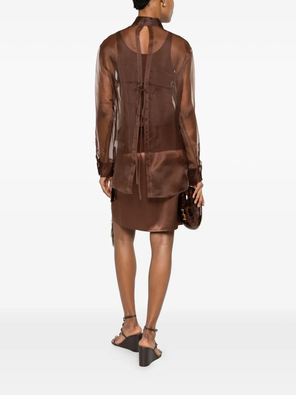 THE NINA STUDIO Doorzichtige blouse met gestrikte rug Bruin