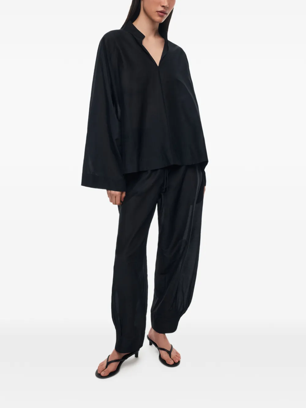 12 STOREEZ Marrakesh blouse met V-hals Zwart