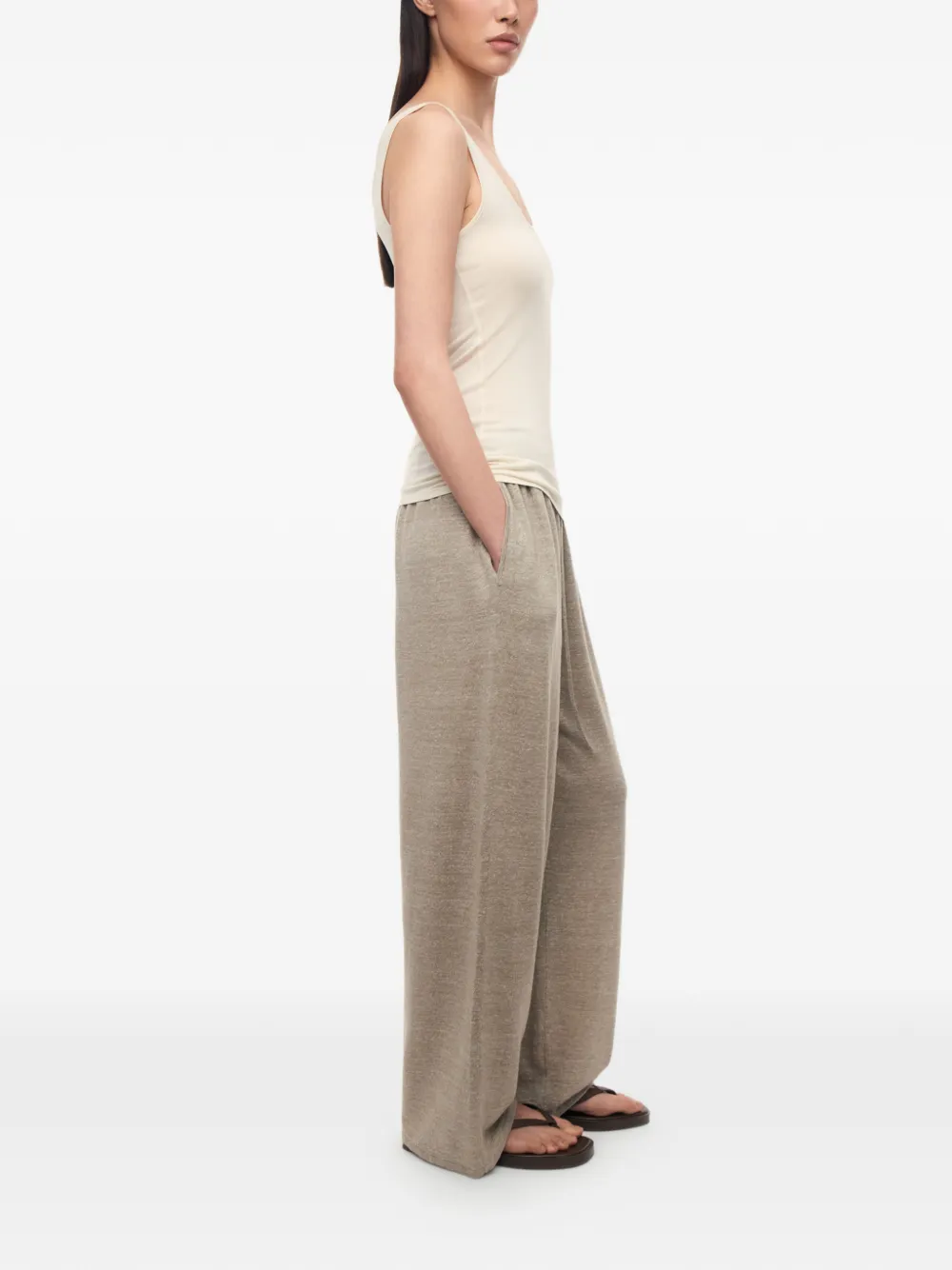 12 STOREEZ Cassiopeia tanktop met diepe ronde hals Wit