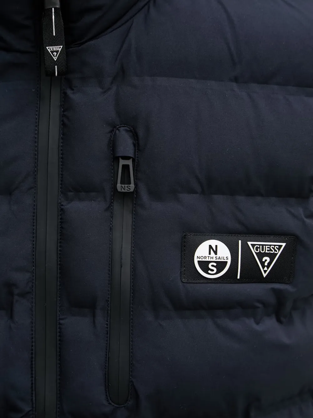GUESS USA x North Sails bodywarmer met logopatch Blauw
