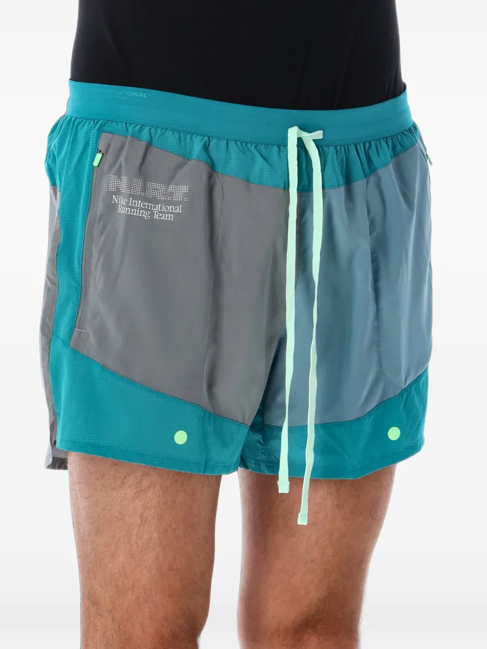 Nike logo-print panelled shorts Blauw