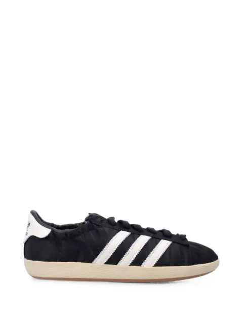 adidas Sneakers mit Signature-Streifen