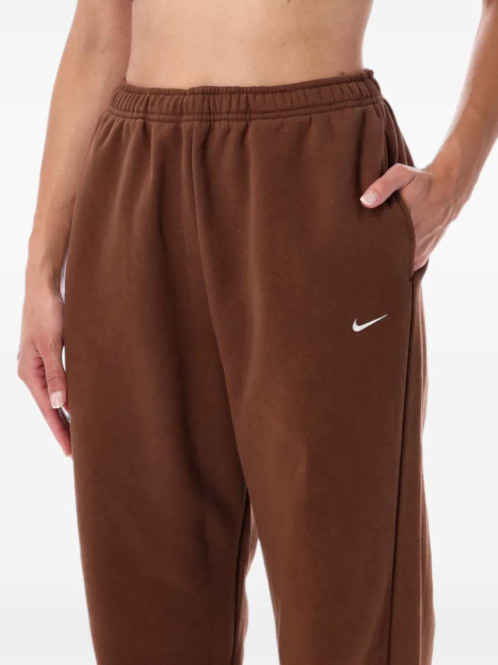 Nike Medium Studio Fleece high-waist oversized broek met omgeslagen pijpen Bruin