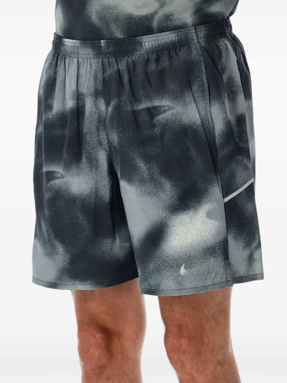 Nike Miler cloud-print drawstring shorts Zwart