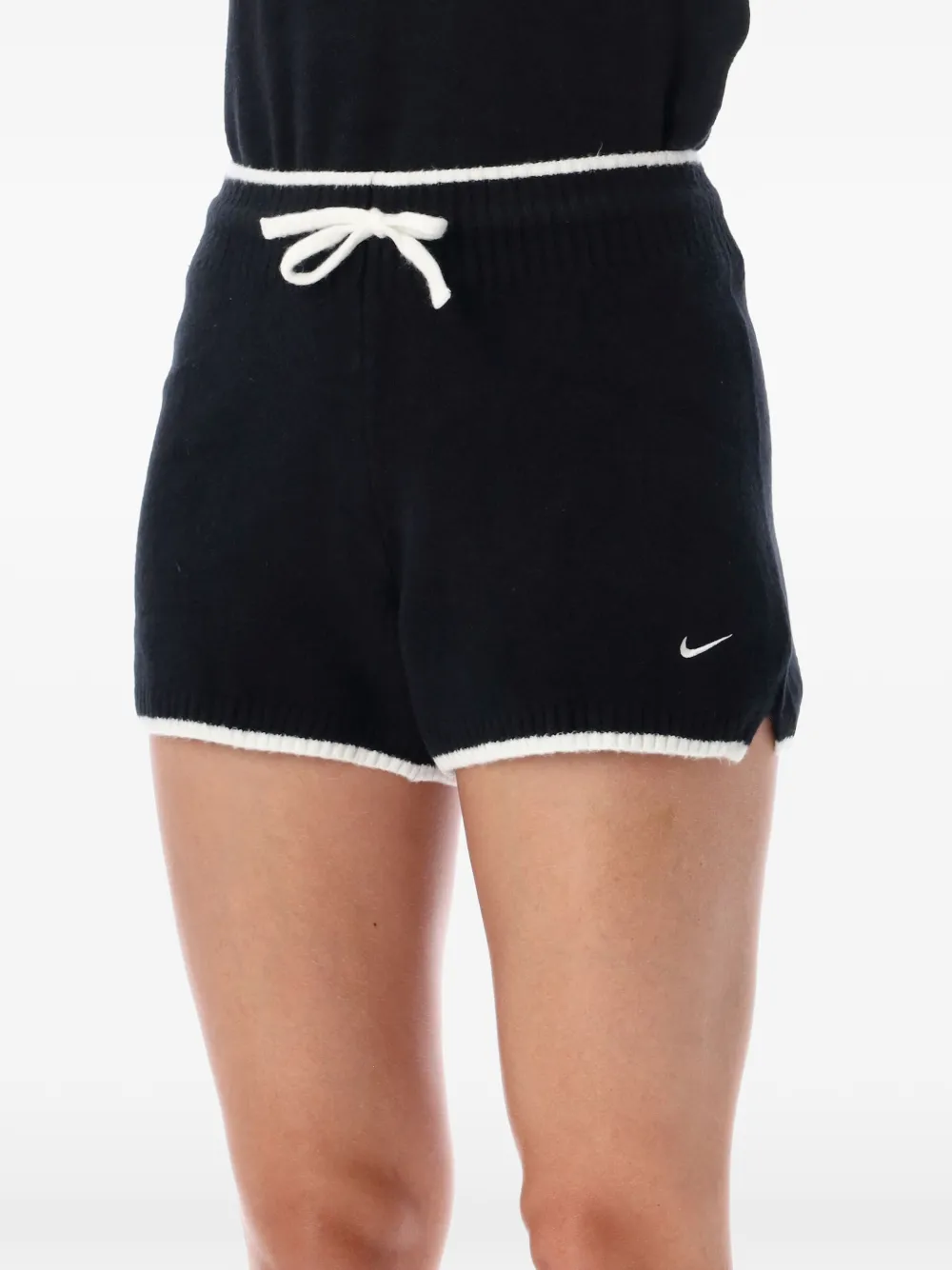 Nike Sportswear Chill Knit mid-rise shorts Zwart