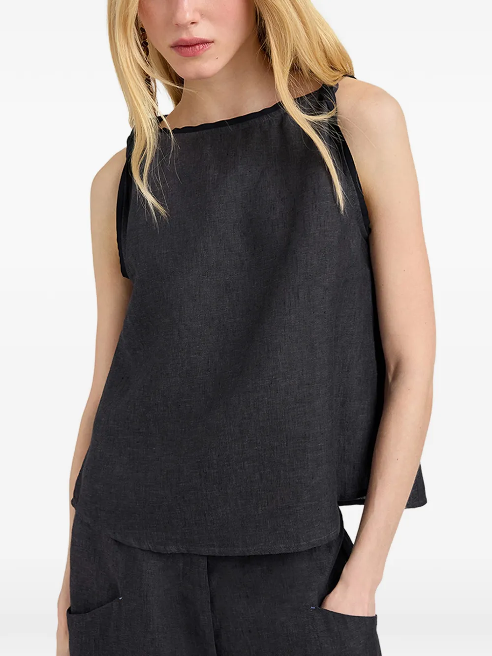 MOMONÌ Tanktop met torchon bandje en split Zwart