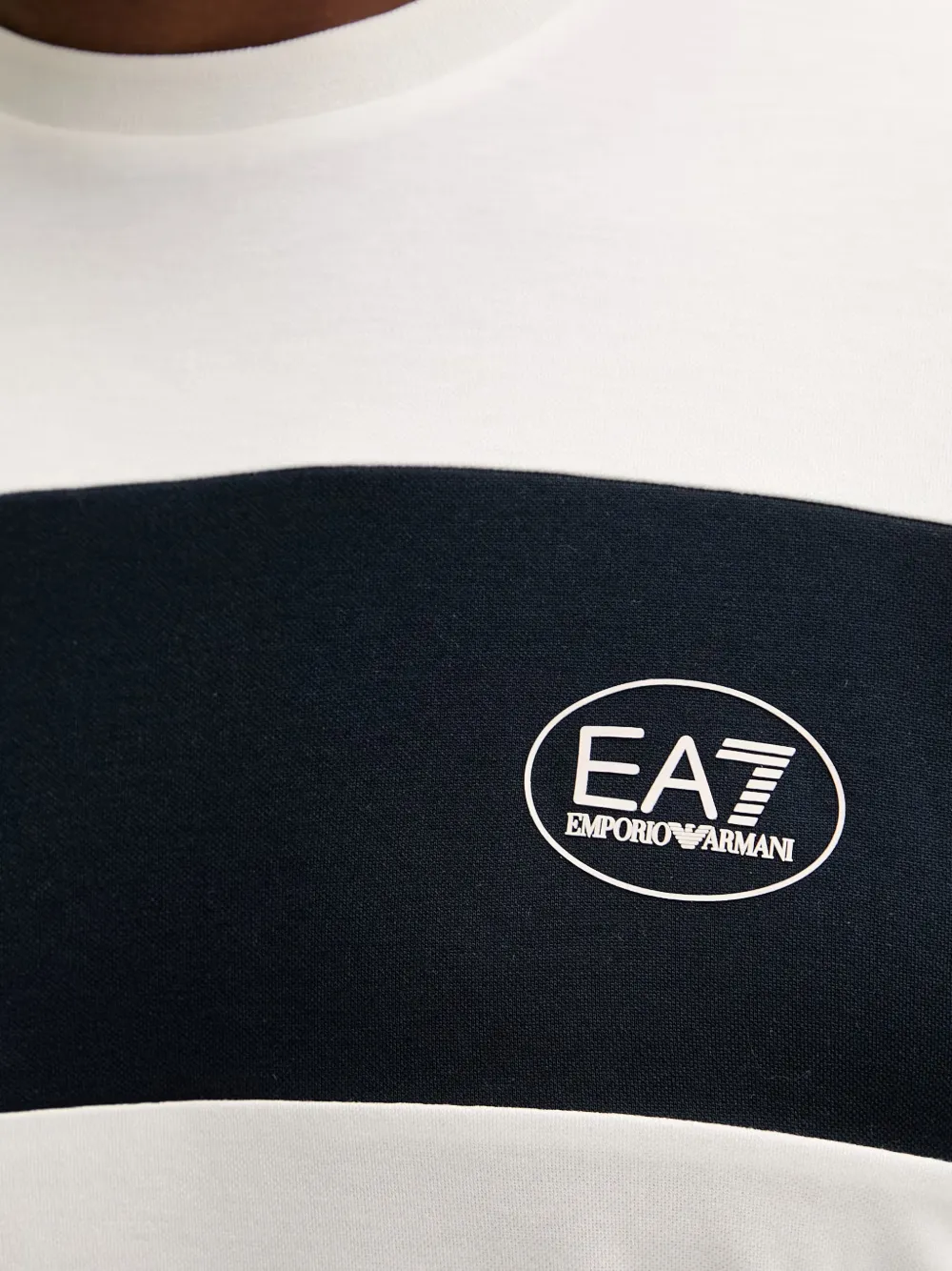 Ea7 Emporio Armani T-shirt met logopatch Beige