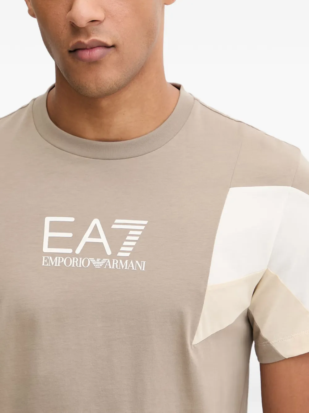 Ea7 Emporio Armani T-shirt met colourblocking en logoprint Beige