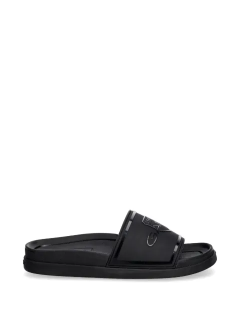Gant logo-plaque slides