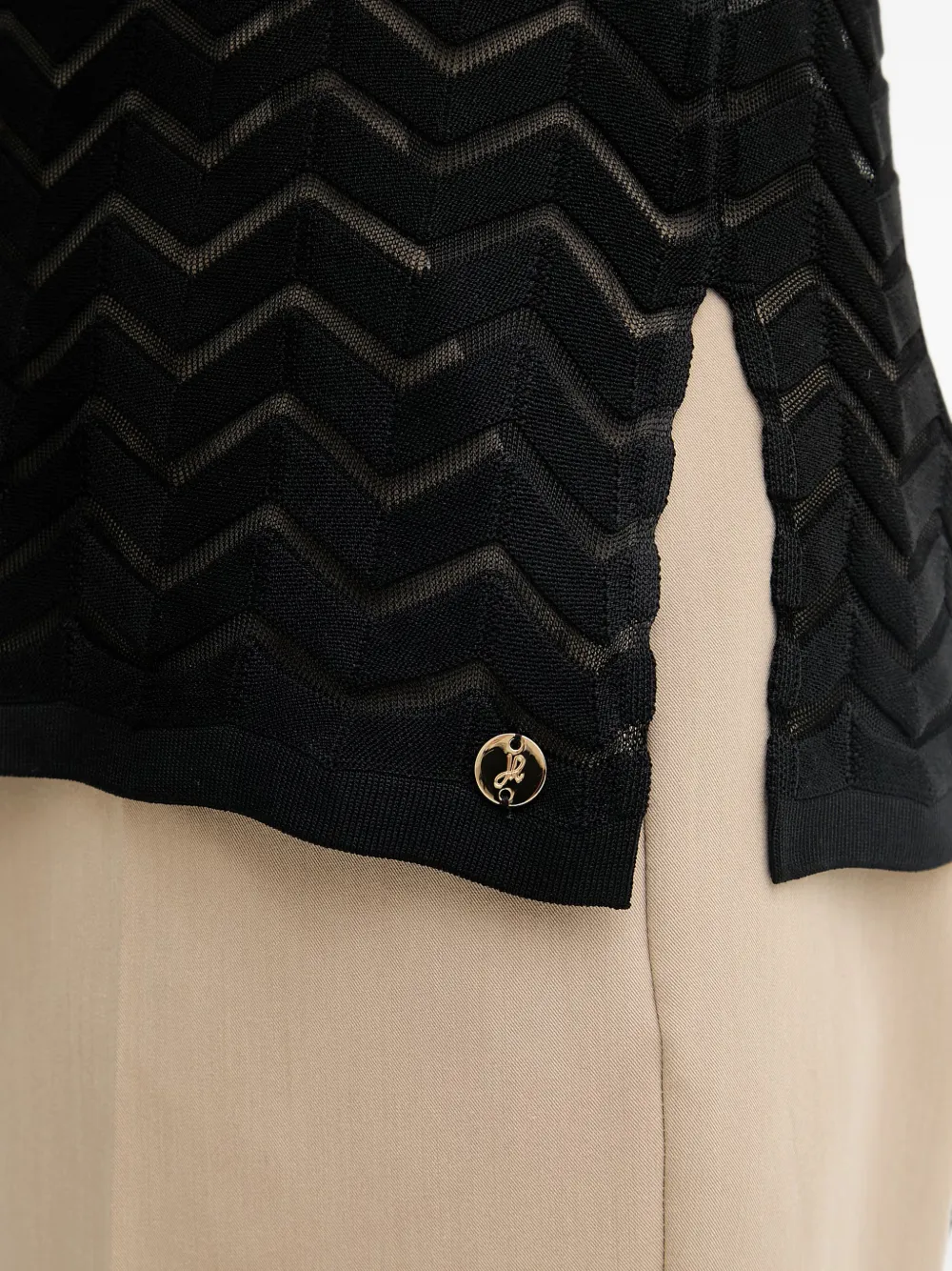Joseph Ribkoff Mouwloze top met chevron streep Zwart