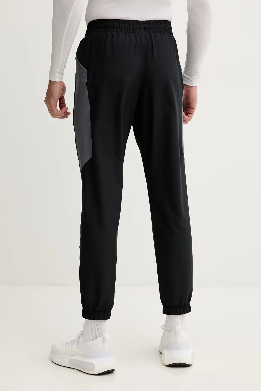 Under Armour Tech™ Sport trainingsbroek met vlakken en logo-print Zwart