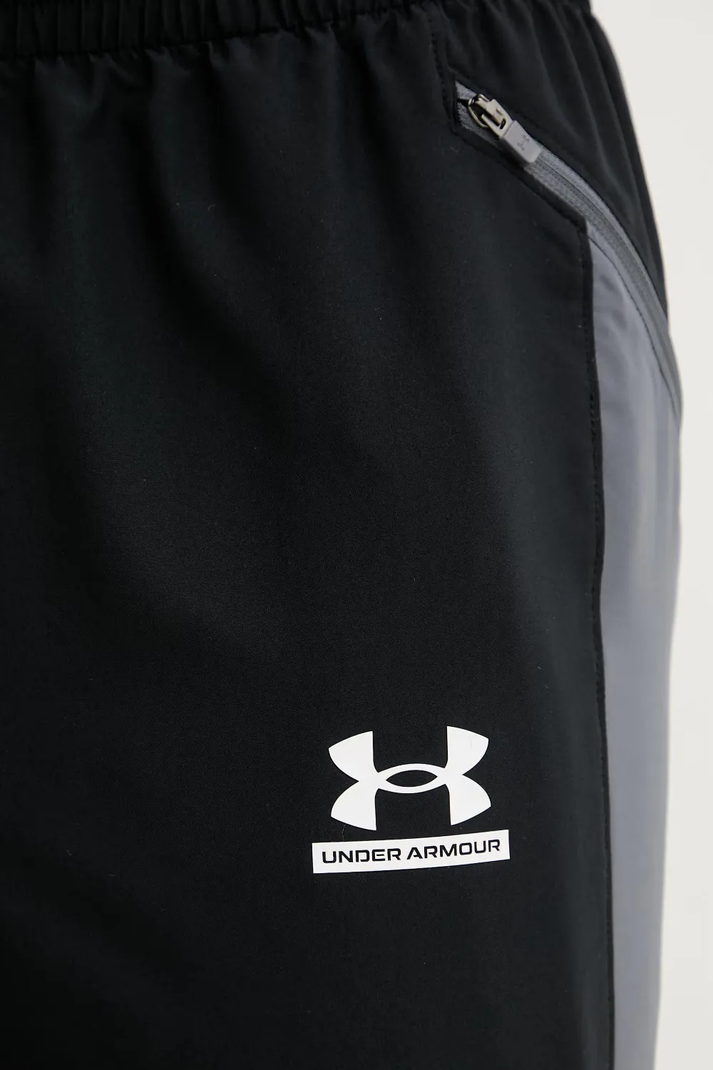 Under Armour Tech™ Sport trainingsbroek met vlakken en logo-print Zwart