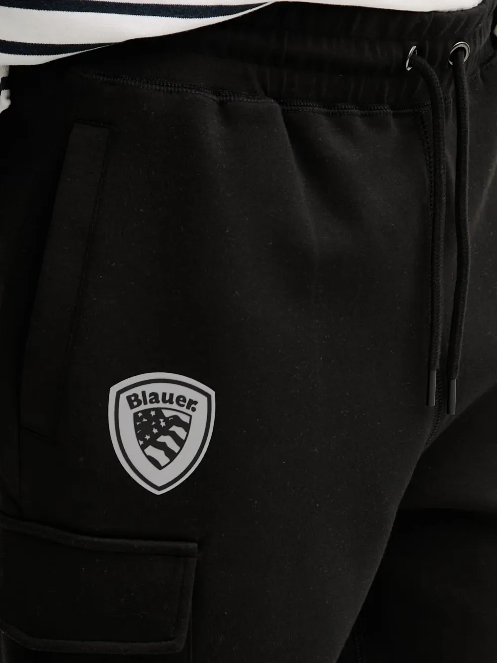 Blauer Trainingsbroek met logopatch Zwart