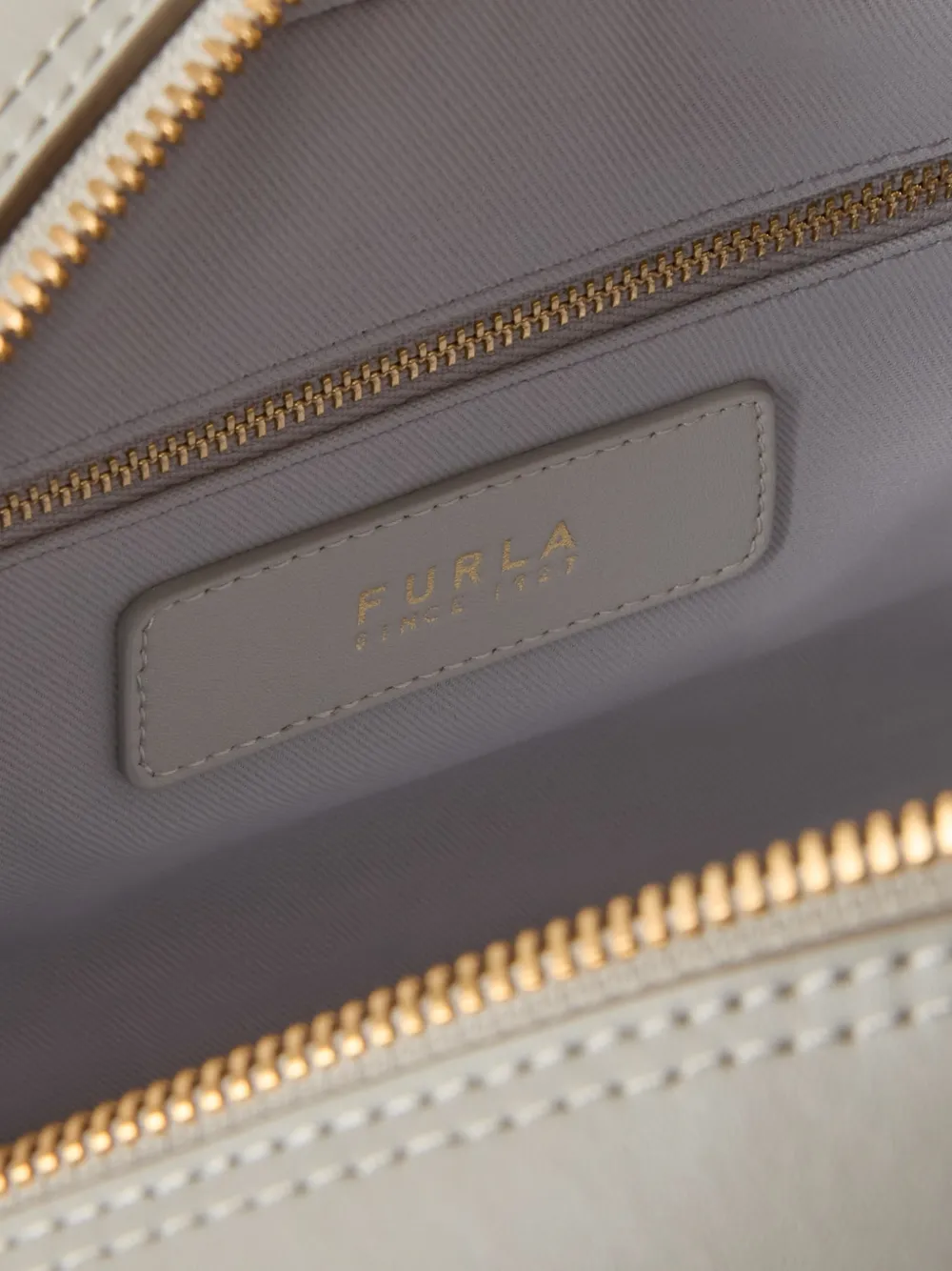 Furla Medium Dome leren shopper Grijs