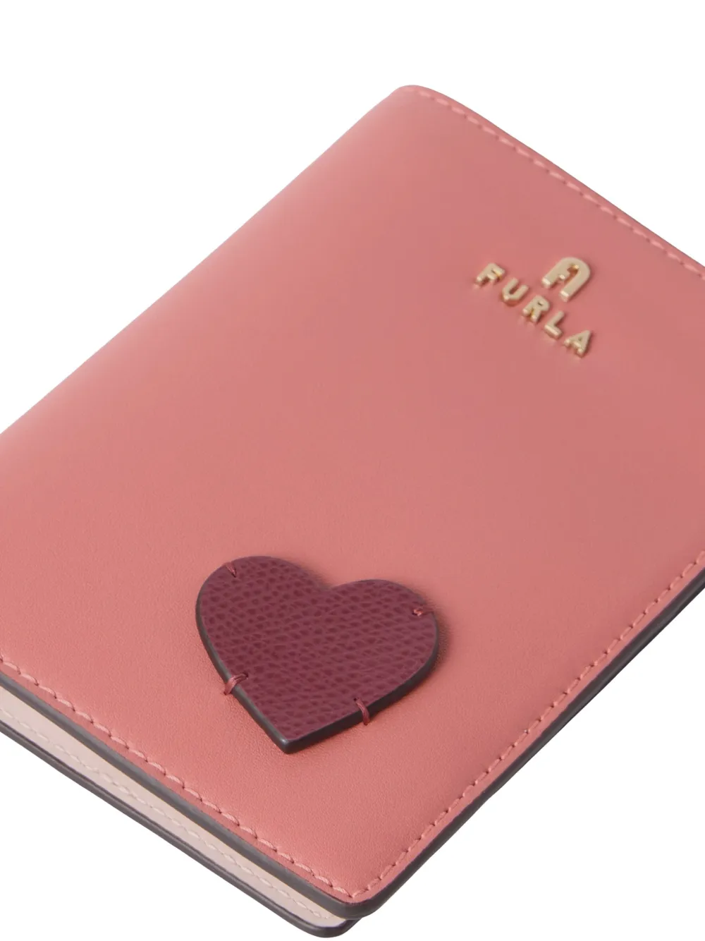 Furla Camelia paspoorthoes met hartpatch Roze