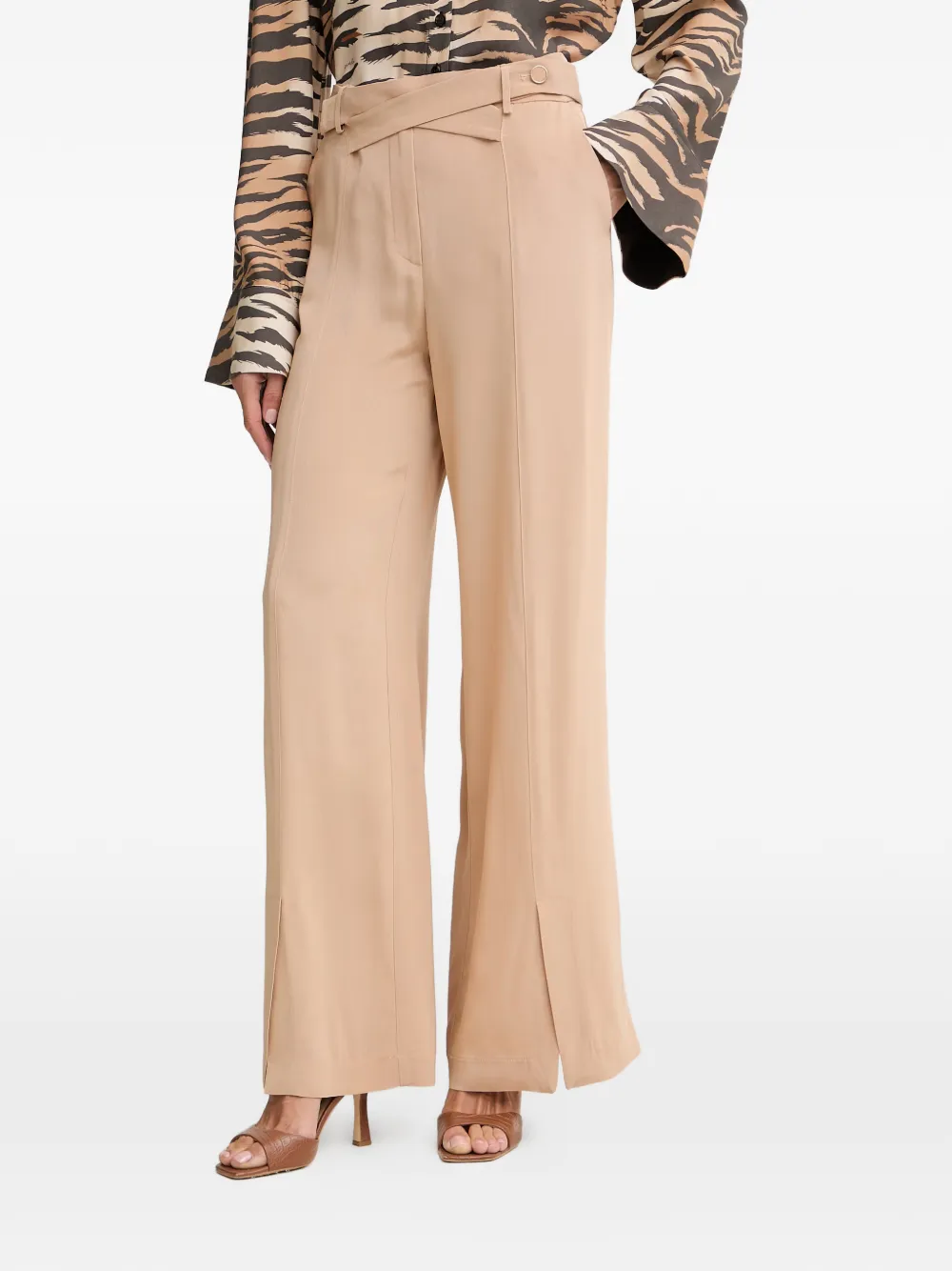 SIMONA CORSELLINI pantalon court à fentes - Tons neutres SIMONA CORSELLINI pantalon court à fentes - Tons neutres