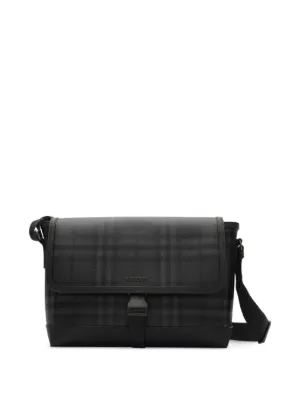 Burberry Shield メッセンジャーバッグ L | ブラック | FARFETCH JP