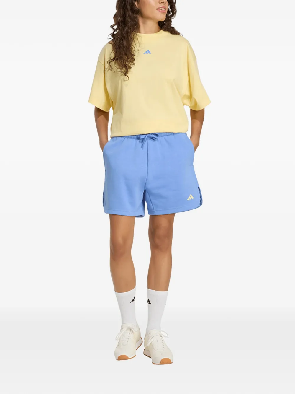 adidas logo-print side-slit shorts Blauw