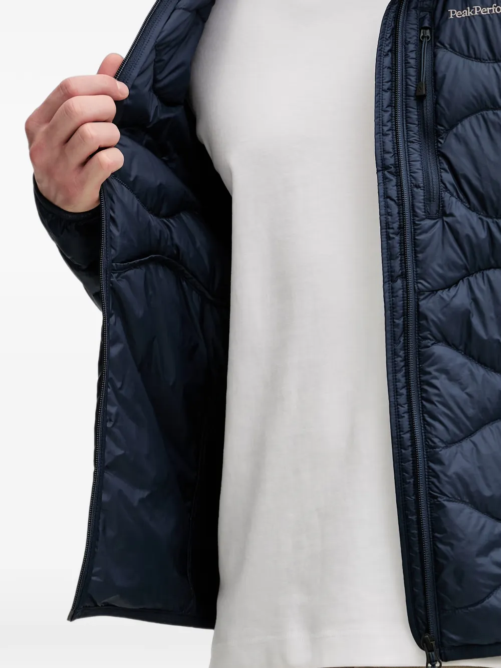 Peak Performance Helium gewatteerd jack met capuchon Blauw