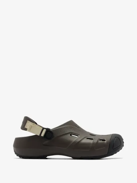 Crocs sandalias con perforaciones y tira trasera