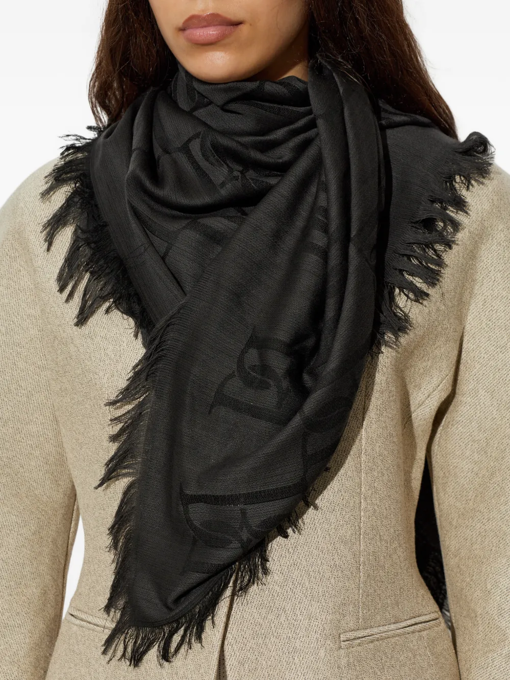 By Malene Birger Mallon sjaal met patroon Zwart