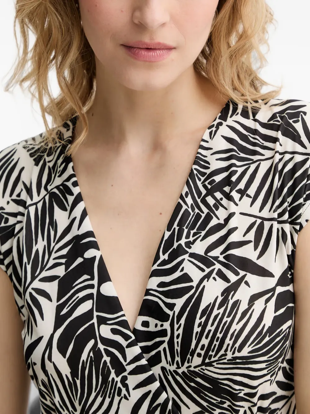 Morgan Jumpsuit met bladerprint Zwart