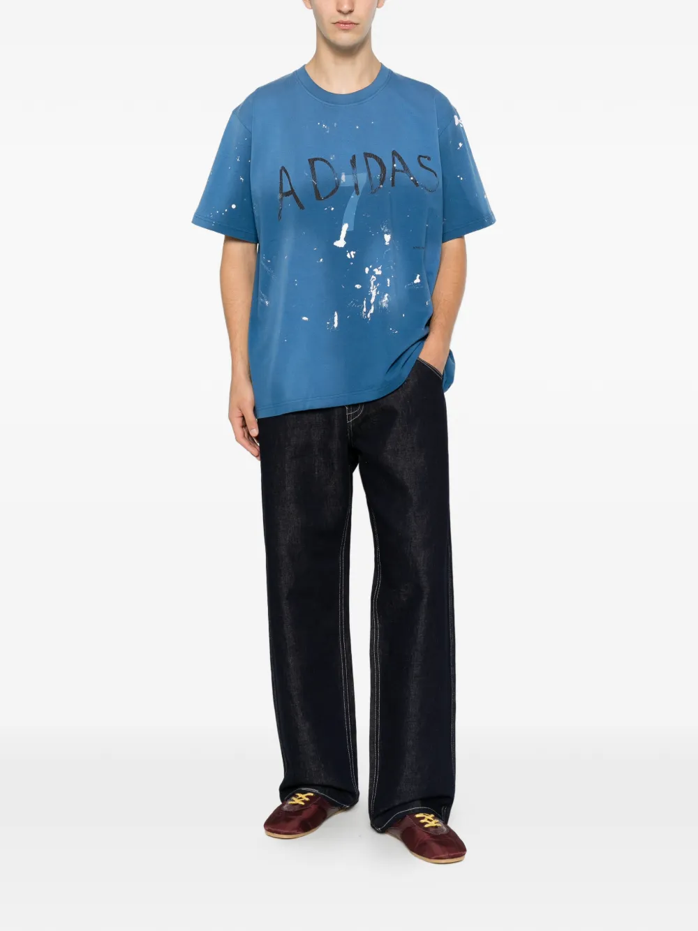 adidas x T-shirt met verfspatten en logoprint Blauw