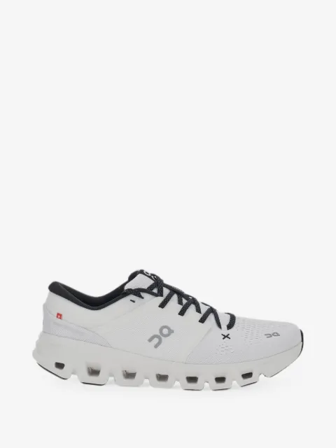 On  Cloud X 5 sneakers