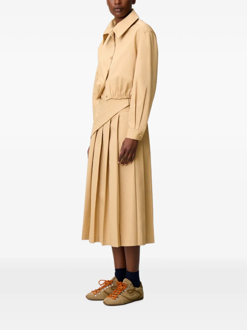 Claudie Pierlot Cropped blouse met hoge hals Beige