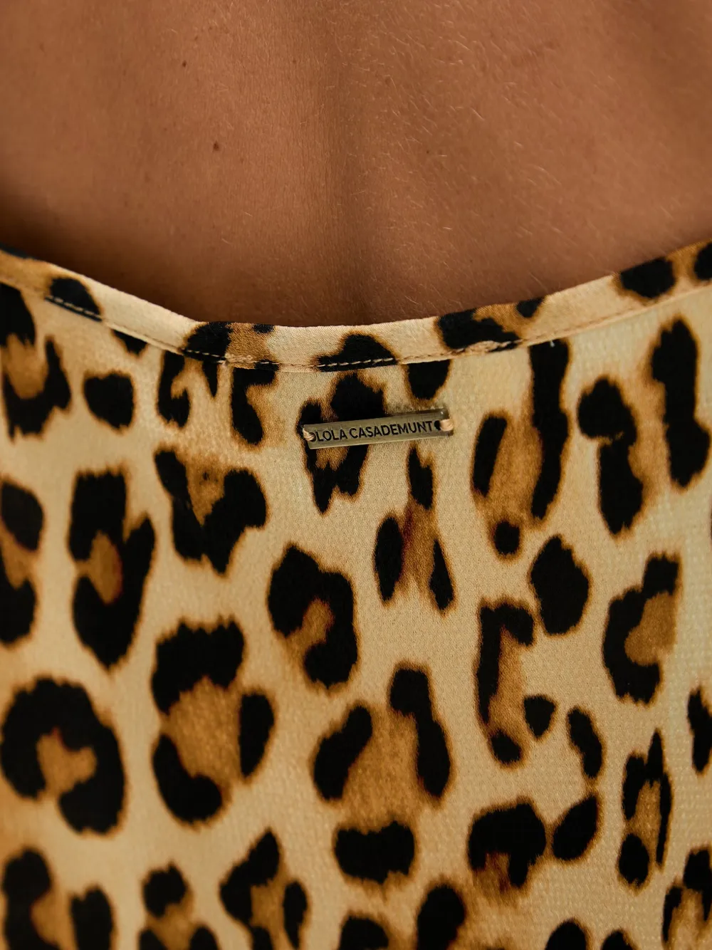 Lola Casademunt Top met luipaardprint Beige